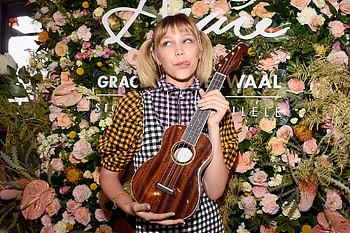 Grace VanderWaal, America's Got Talent winner, Disney movie, Pug puppy HD wallpaper