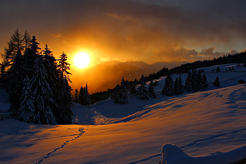 Beautiful sunset in winter, Valley, Winter, Nature, Sunset HD wallpaper