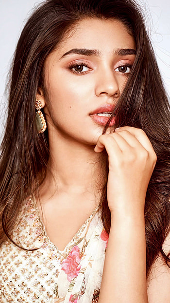 Krithi shetty, telugu actress HD phone wallpaper