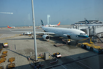Cathay Pacific, Business class review, A330-300, Efficient Asian man HD wallpaper