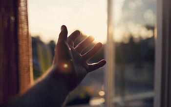 Shine, Light, Hand, Miscellanea, Miscellaneous, Beams, Rays, Palm, Window HD wallpaper