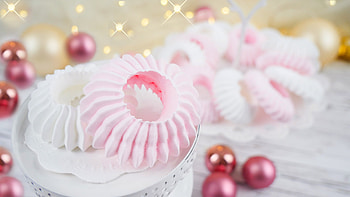 Baiser meringue rings, Homemade delight, Light and airy, Baking essentials HD wallpaper
