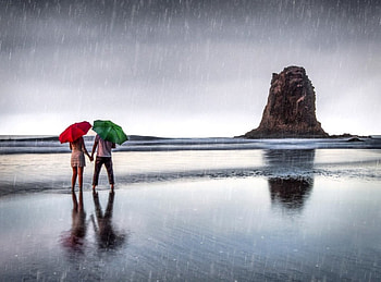 October rain, couple, water, beach HD wallpaper