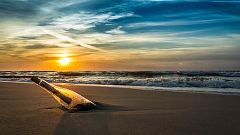 Message in a Bottle, Newsletter subscription, Inbox delivery, Exclusive content HD wallpaper