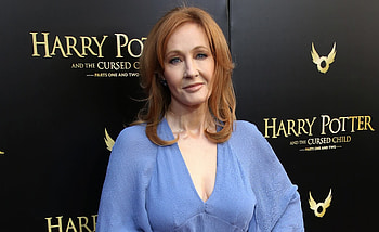 J.K. Rowling, Net worth, Life story, Family and FAQs HD wallpaper