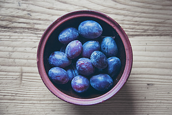 Fruits, Food, Plum, Plate HD wallpaper