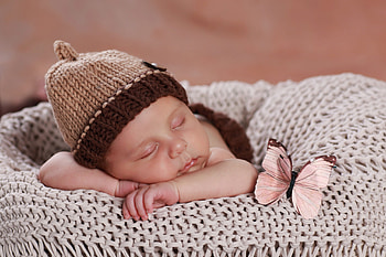 Sleeping baby, cute, baby, copil, pink, brown, butterfly, child, hat, sleep HD wallpaper