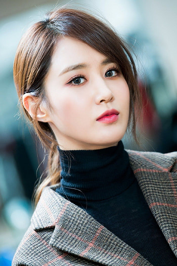 Kwon Yuri, Music legend, Girls' Generation icon, Timeless elegance HD phone wallpaper
