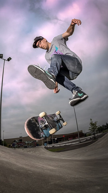 Skateboarding sports, Skateboarding , Best skateboarding backgrounds HD phone wallpaper