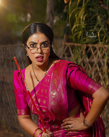 Poorna kasim, sari, Telugu actress, magenta, teacher HD phone wallpaper