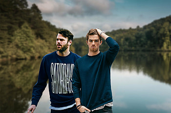 The Chainsmokers, Electronic beats, Energetic performances, Dancefloor anthems HD wallpaper