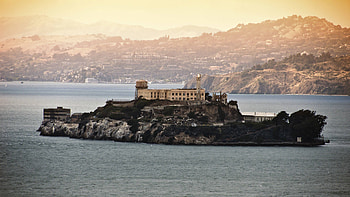Alcatraz , TV show, HQ , Thrilling storyline HD wallpaper