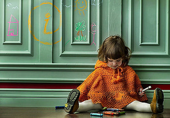 Blossoming artist, little girl, orange outfit, drawings on wall, wall, crayons HD wallpaper
