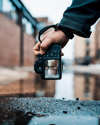 Building, Hand, Miscellanea, Miscellaneous, Camera, Puddle HD phone wallpaper