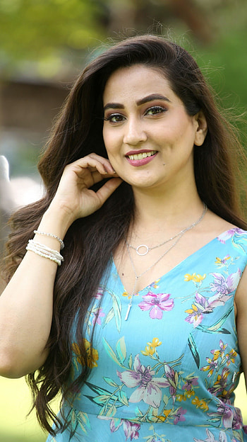 Manjusha, telugu actress, anchor, gorgeous HD phone wallpaper