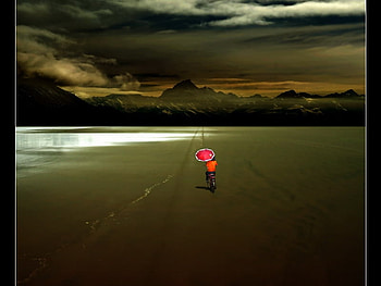 Alone , sea, umbrella, sad, cg HD wallpaper