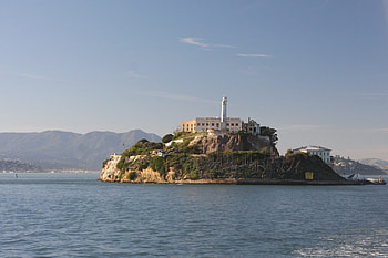 World's most famous prison, Maximum security, Infamous inmates, Inescapable fortress HD wallpaper