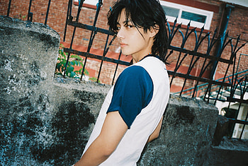 V (뷔) - Loyover, music, BTS HD wallpaper