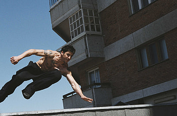District 13 movies, David Belle, Parkour master, Urban acrobatics HD wallpaper
