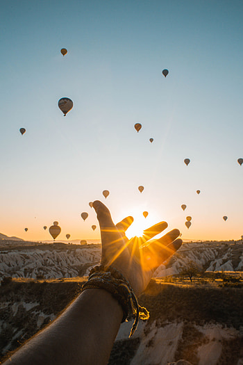 Mountains, Sun, Dawn, Balloons, Hand, Miscellanea, Miscellaneous HD phone wallpaper