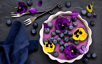 Dessert, pansy, food, graphy HD wallpaper