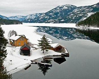 Norwegian Winter, winter, place, house, beautiful, norway, reflections, lake, snow, mountains HD wallpaper