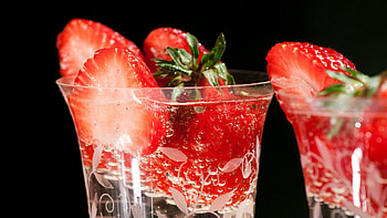 Food, Strawberry, Glass, Berry, Lobules, Slices HD wallpaper