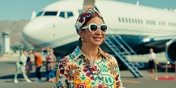 Loot premiere, Apple first look deal, Maya Rudolph's production company, New TV shows HD wallpaper