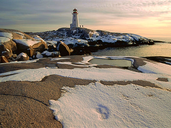Lighthouse - Iceland, icland, graphy, beaches, snow, cold, nature, ice HD wallpaper