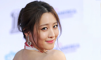 Smile, actress, pretty, Claudia Kim HD wallpaper
