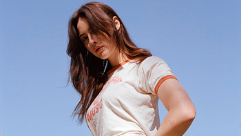 Gracie Abrams WWD, gracie-abrams, music, celebrities, girls, model HD wallpaper