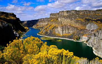 MOUNTAIN RIVER, river, plants, sky, rock, mountain HD wallpaper
