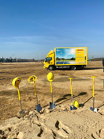 DHL investment in Ludwigsfelde, Mega package center, Berlin logistics, Employment opportunities HD phone wallpaper
