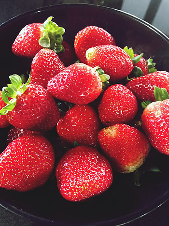 Fruits, bowl, strawberry, fresh HD phone wallpaper