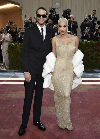Met Gala 2022, Kardashian as Monroe, Marriage proposal, Stunning HD phone wallpaper