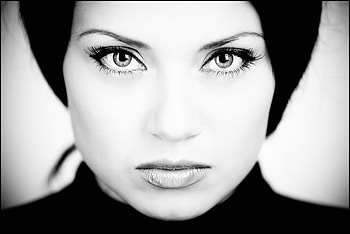 PORTRAIT BW, black, graphy, portrait, eyes, face, bw, woman HD wallpaper