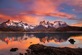 Torres del Paine National Park, Beautiful sunset HD wallpaper