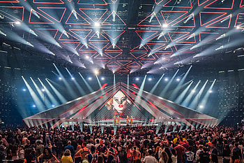 Stage Kinetik GmbH, Welcome stage setup, Innovative design elements, Enhanced visual experiences HD wallpaper