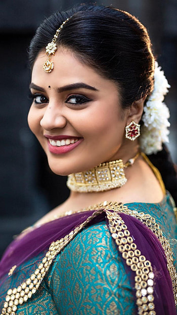 Sreemukhi, telugu actress, saree beauty HD phone wallpaper