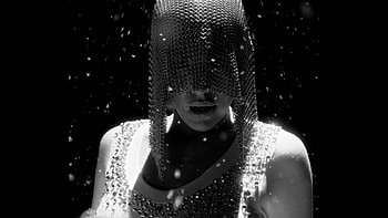 Frida Gold, rebellion, black and white, frida, lips, chainmail, gold HD wallpaper