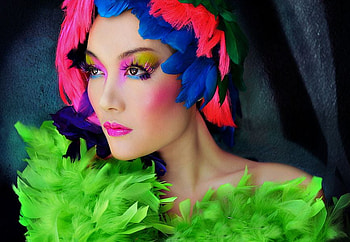BEAUTIFUL ART DECOR LADY, blue, colorful, green, red, eyes, face, feters, beauty HD wallpaper