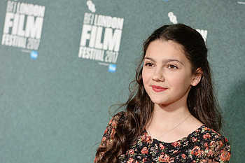 Emily Carey TV Shows, Rising star, Versatile actress, Dynamic performances HD wallpaper
