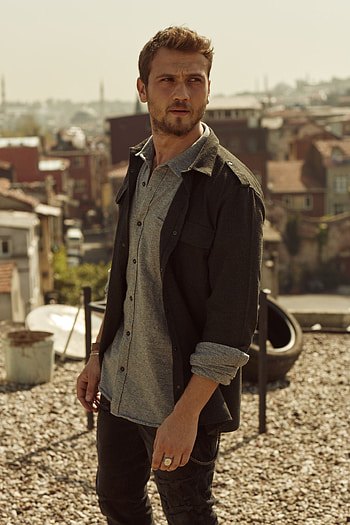 Aras Bulut Iynemli, Turkish actor, Movie star, Rising talent HD phone wallpaper