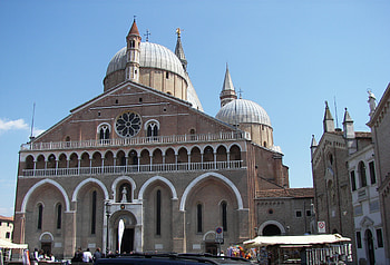 Padua, Italy, Basilica of Saint Anthony, Religious splendor HD wallpaper
