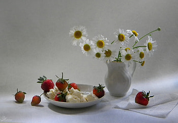 Still life, Strawberries, Jug, Berries, Daisy HD wallpaper