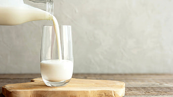 Multiple sclerosis impact, Milk controversy, Disease exacerbation, Debated dietary connection HD wallpaper