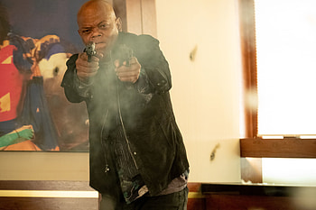 Hitman's Wife's Bodyguard, Action-packed, High-octane thrills, Dynamic duo HD wallpaper
