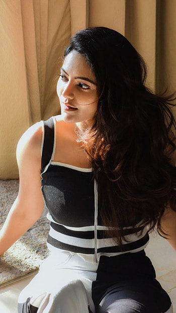 Athulya ravi, tamil actress HD phone wallpaper