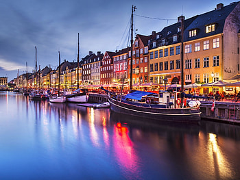 Copenhagen at night, City lights, Nighttime enchantment, Urban atmosphere HD wallpaper