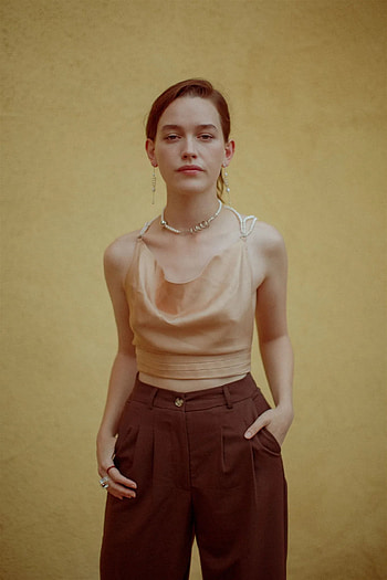 Victoria Pedretti interview, You season 3 finale, Love's fate, Meaning behind ending HD phone wallpaper